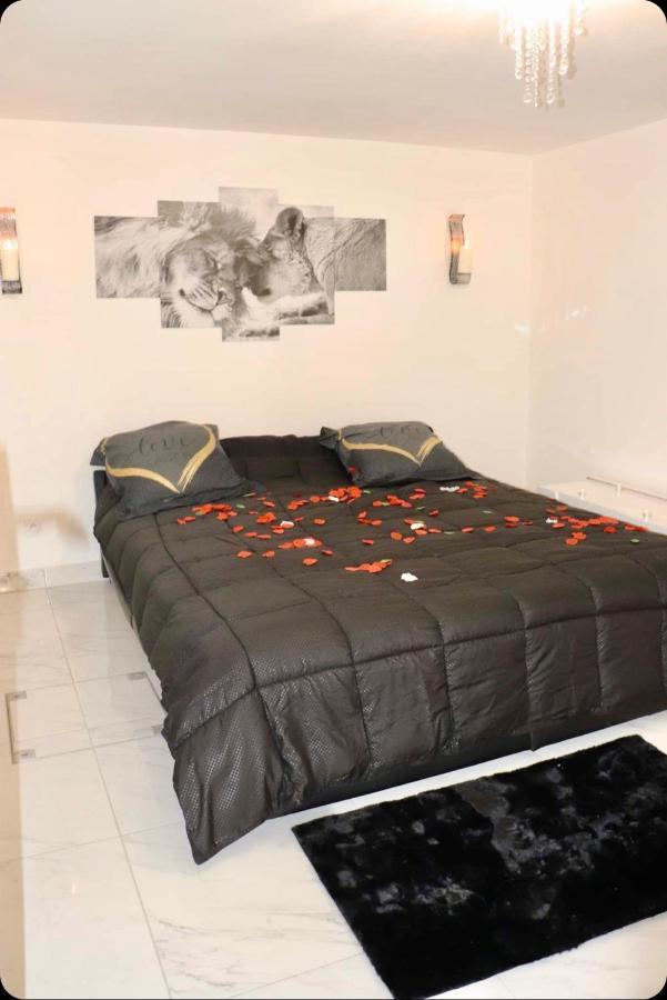 Love Room Живор Екстериор снимка